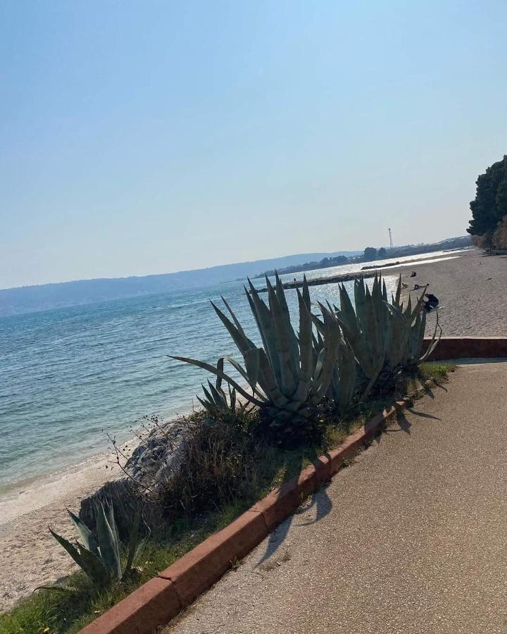 Mihaela Studio Apartmans 150M Near The Beach Kastela Bagian luar foto